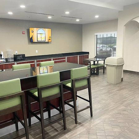 Super 8 By Wyndham San Antonio/Alamodome Area Hotel Buitenkant foto
