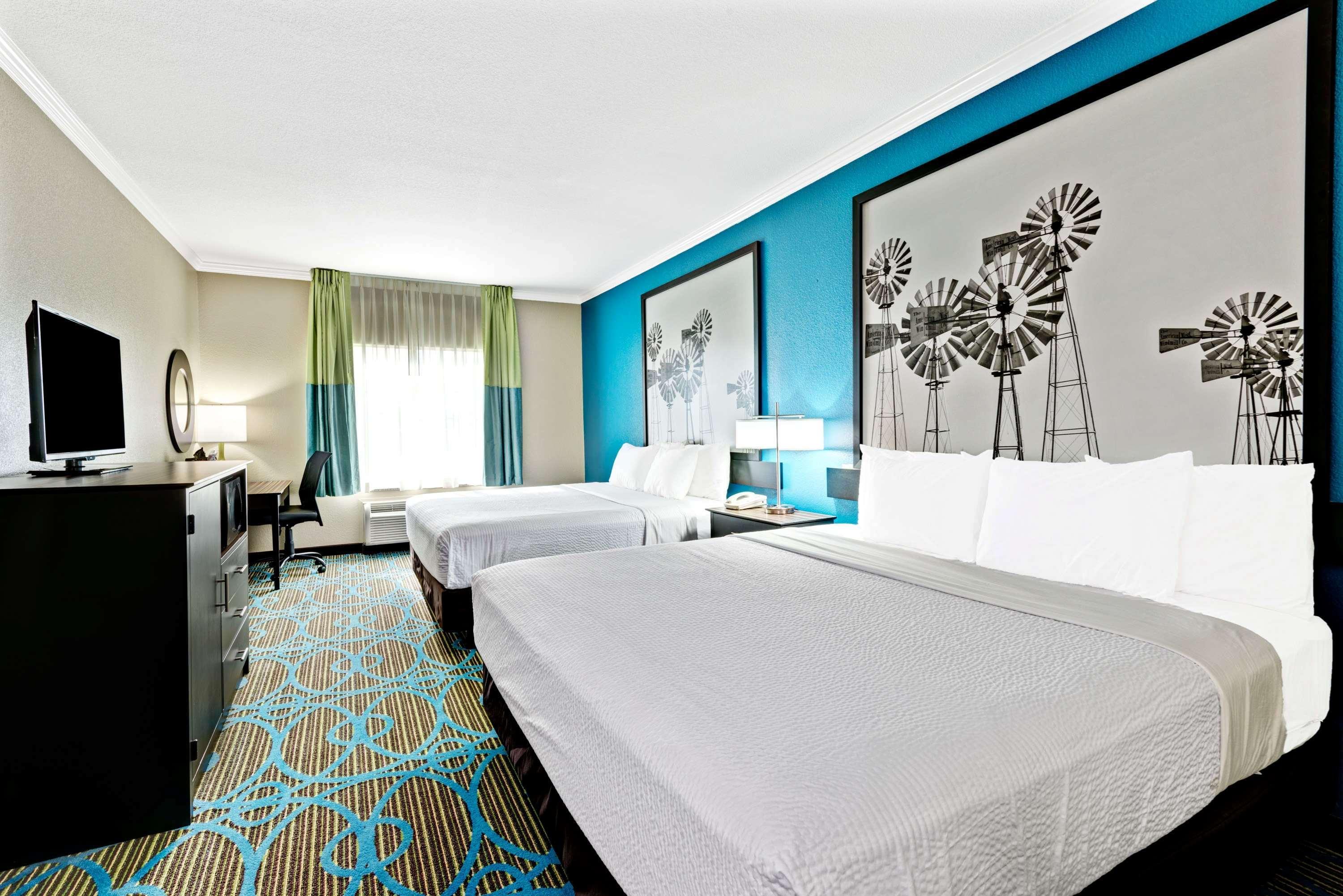 Super 8 By Wyndham San Antonio/Alamodome Area Hotel Buitenkant foto