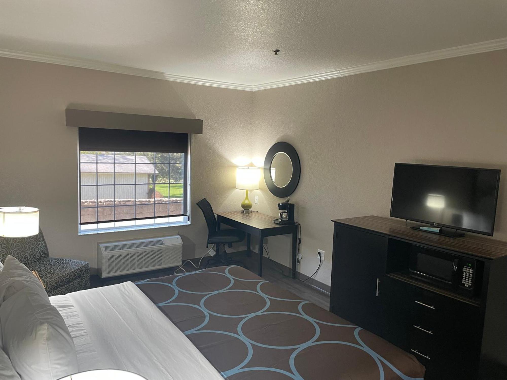 Super 8 By Wyndham San Antonio/Alamodome Area Hotel Buitenkant foto