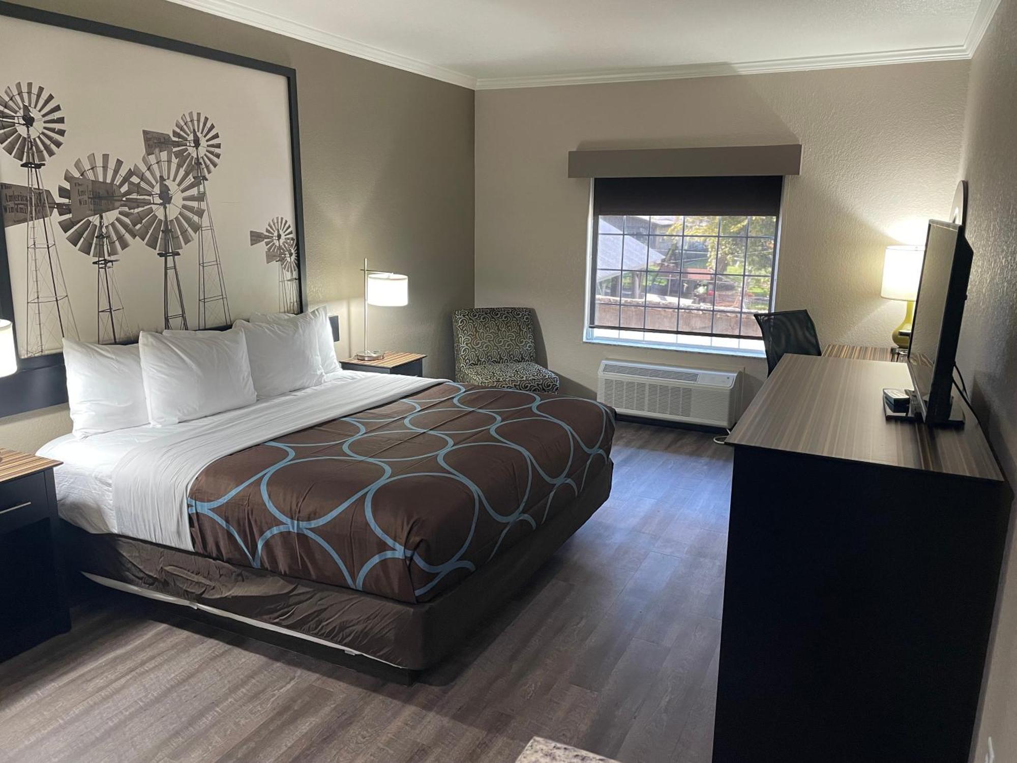 Super 8 By Wyndham San Antonio/Alamodome Area Hotel Buitenkant foto