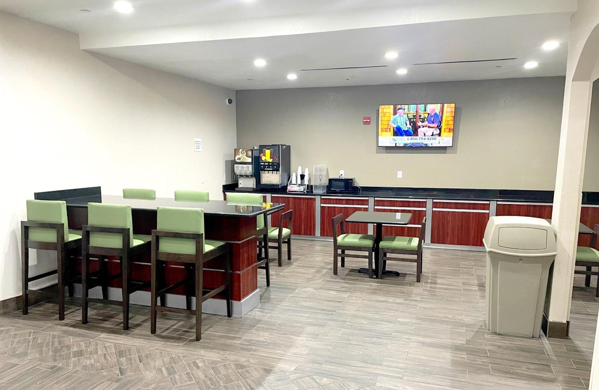 Super 8 By Wyndham San Antonio/Alamodome Area Hotel Buitenkant foto